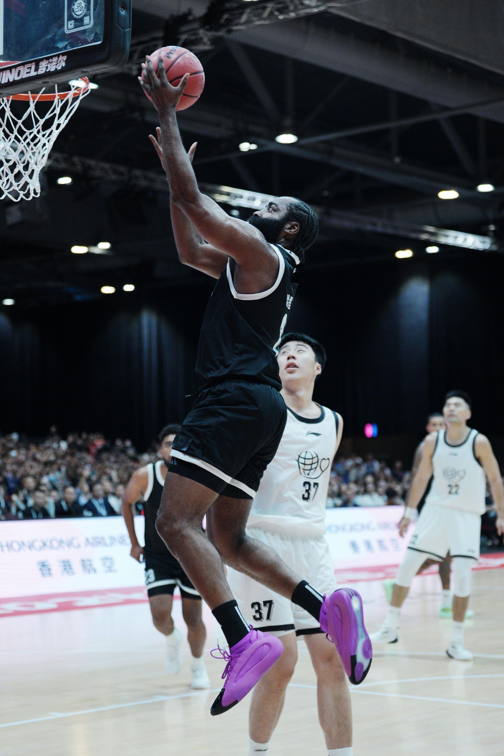 开云-关于巴特勒迎来十赛季高光表现，巴黎圣日耳曼球迷沸腾！的信息